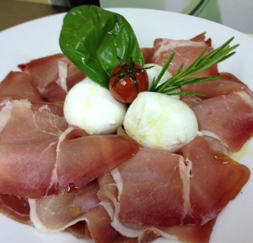 crudo e mozzarella new saint louis